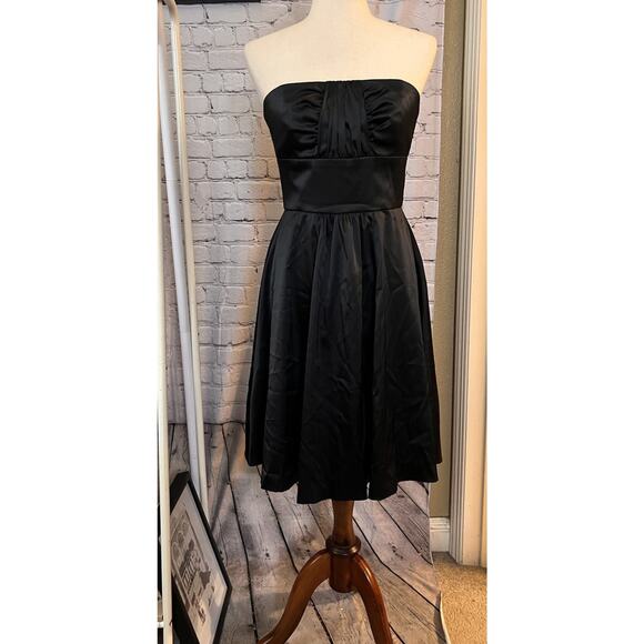 WHITE HOUSE BLACK MARKET Strapless Satin Fit & Flare Formal Dress Black Size 4 - Picture 2 of 8